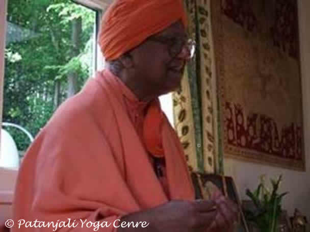 Swami Nirliptanandaji